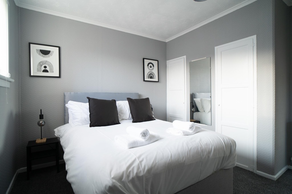 Flexible 1 Month Rentals in Shotts by caledonai luxe stays
